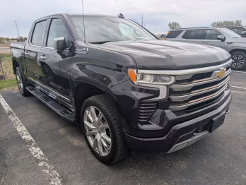 2022 Dark Ash Metallic Chevrolet Silverado 1500 High Country 4X4 Truck