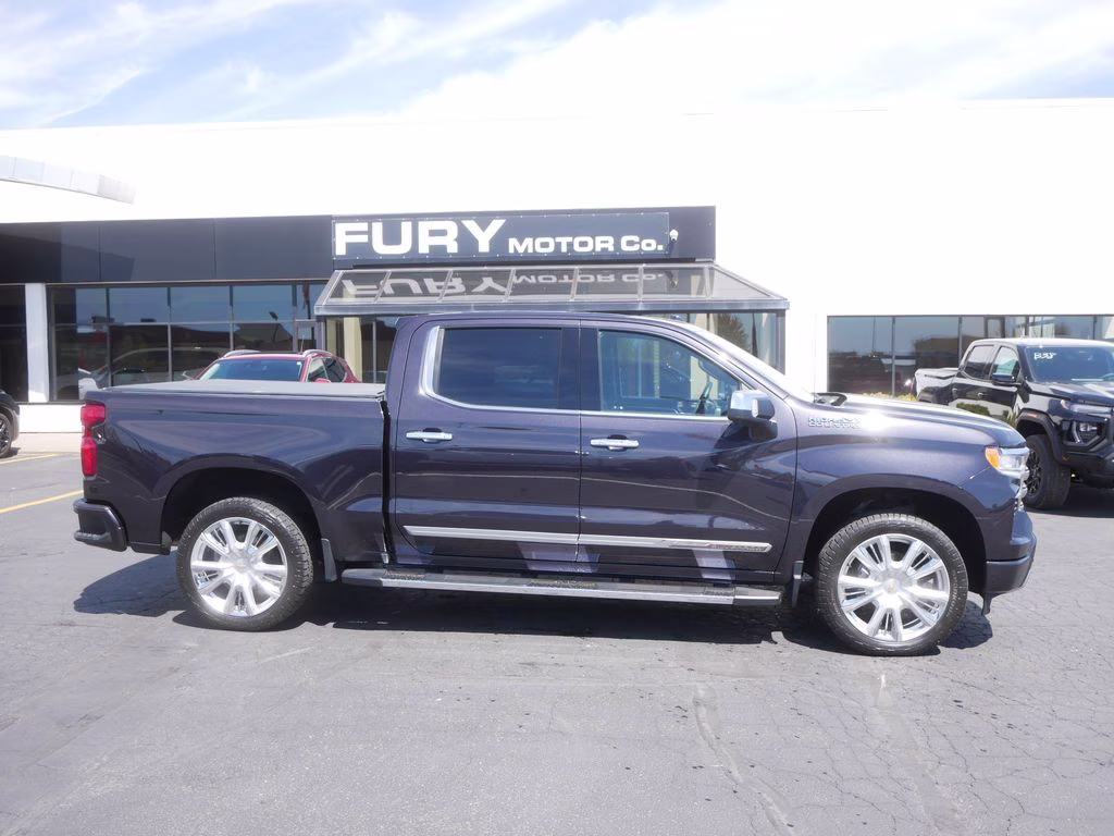 2022 Dark Ash Metallic Chevrolet Silverado 1500 High Country 4X4 Truck