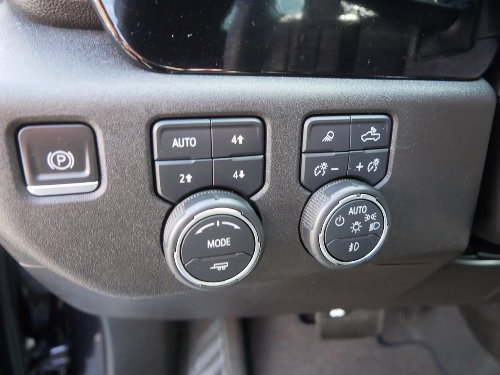 2022 Dark Ash Metallic Chevrolet Silverado 1500 High Country 4X4 Truck