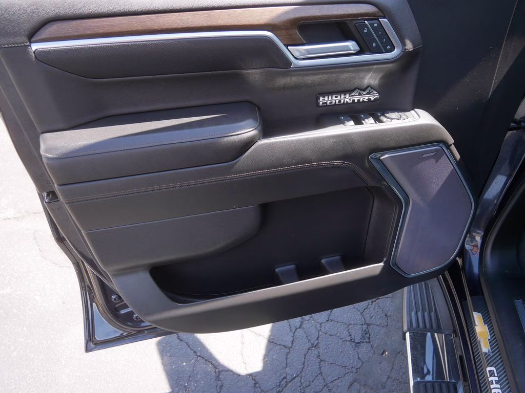 2022 Dark Ash Metallic Chevrolet Silverado 1500 High Country 4X4 Truck