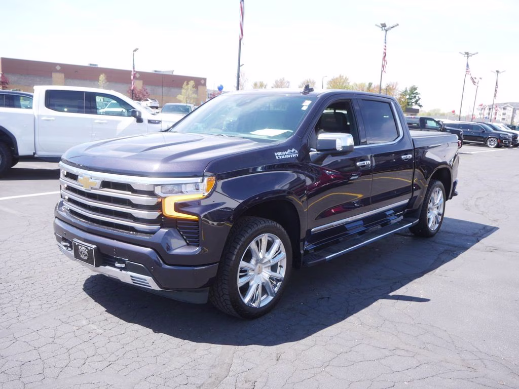 2022 Dark Ash Metallic Chevrolet Silverado 1500 High Country 4X4 Truck
