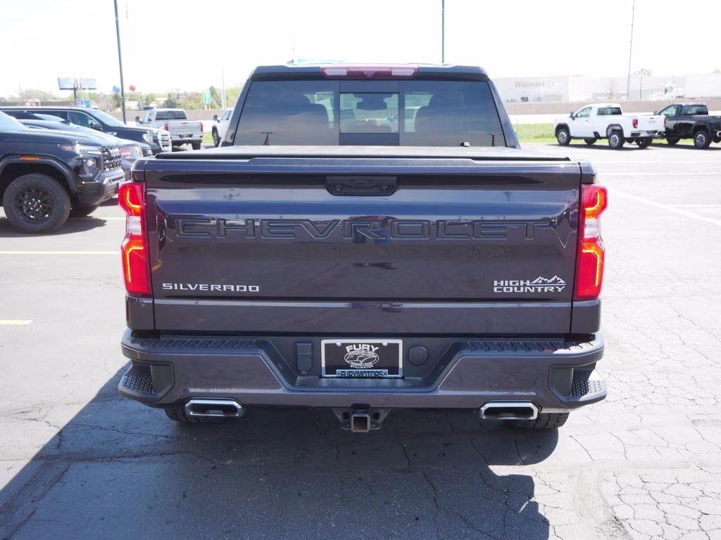 2022 Dark Ash Metallic Chevrolet Silverado 1500 High Country 4X4 Truck