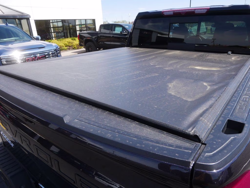 2022 Dark Ash Metallic Chevrolet Silverado 1500 High Country 4X4 Truck