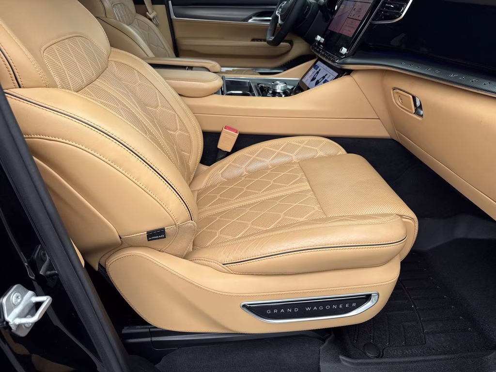 2023 Diamond Black Crystal Pearlcoat Jeep Grand Wagoneer Series III 4X4 SUV