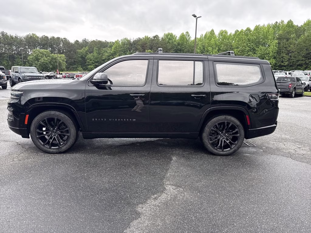 2023 Diamond Black Crystal Pearlcoat Jeep Grand Wagoneer Series III 4X4 SUV