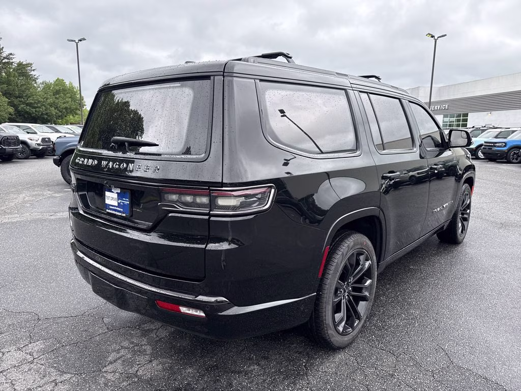 2023 Diamond Black Crystal Pearlcoat Jeep Grand Wagoneer Series III 4X4 SUV
