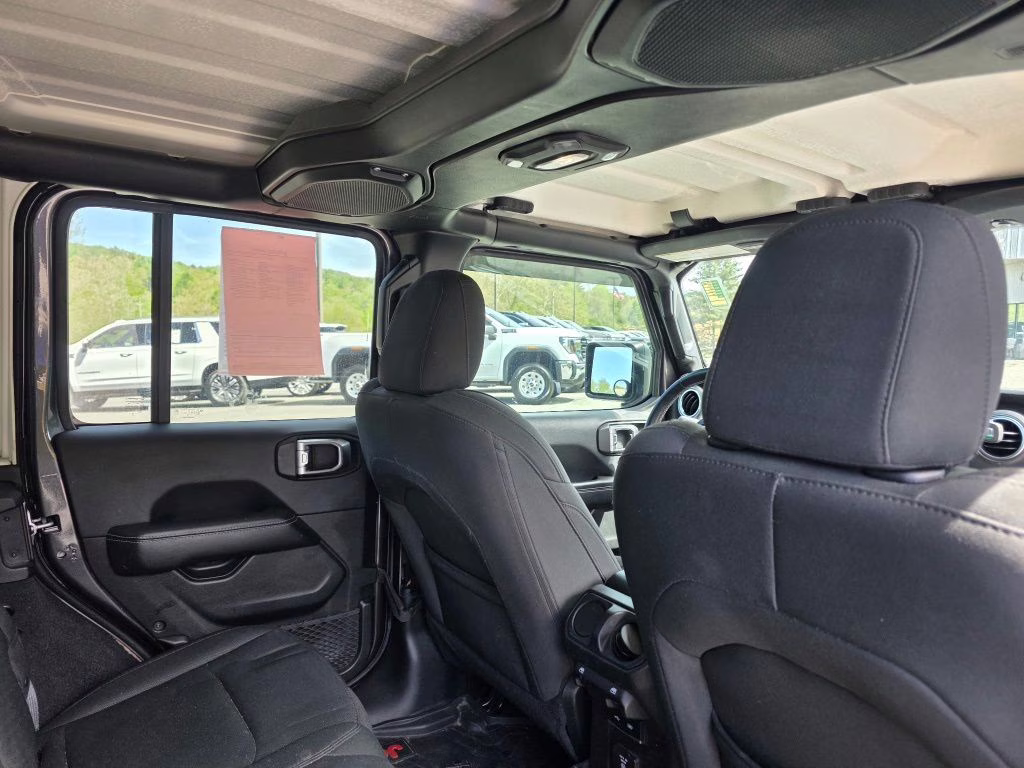 2018 Granite Crystal Metallic Clearcoat Jeep Wrangler Unlimited Sahara 4X4 SUV