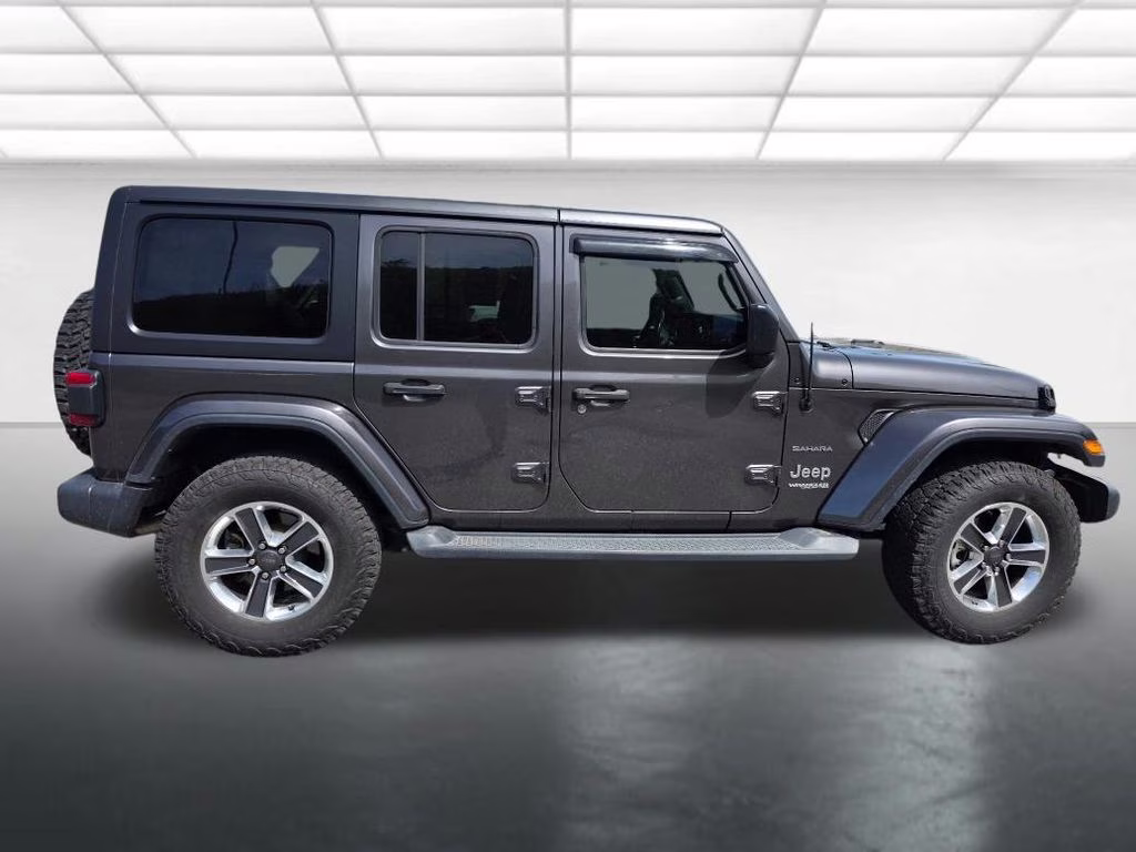 2018 Granite Crystal Metallic Clearcoat Jeep Wrangler Unlimited Sahara 4X4 SUV
