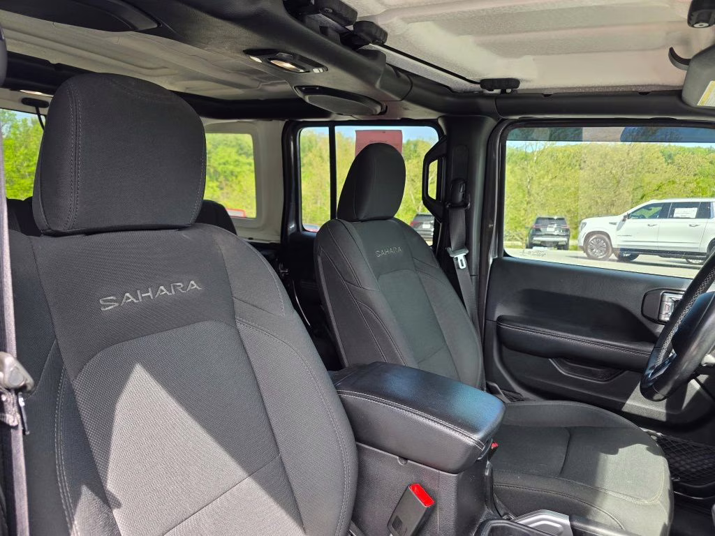 2018 Granite Crystal Metallic Clearcoat Jeep Wrangler Unlimited Sahara 4X4 SUV