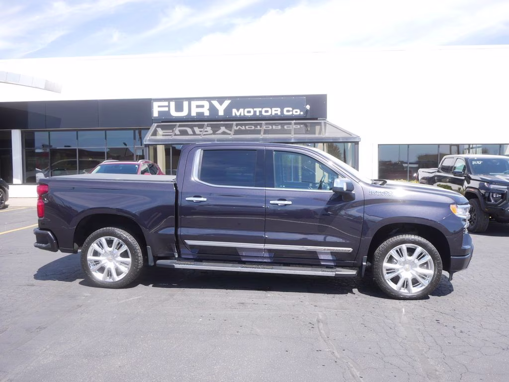 2022 Dark Ash Metallic Chevrolet Silverado 1500 High Country 4X4 Truck