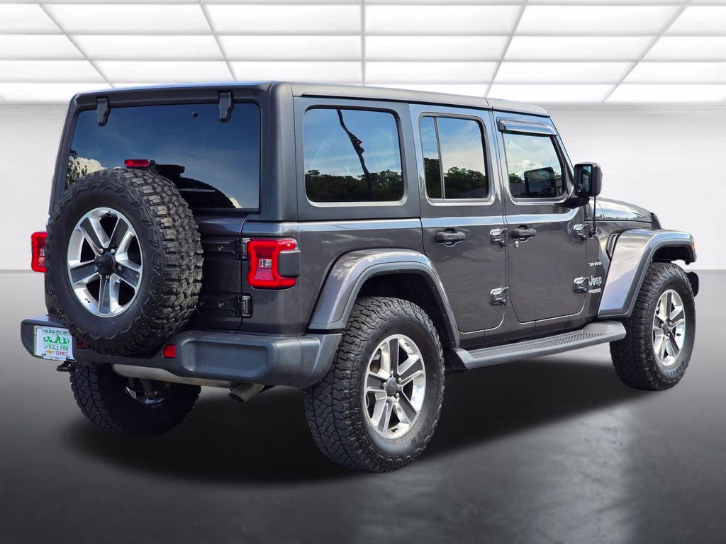 2018 Granite Crystal Metallic Clearcoat Jeep Wrangler Unlimited Sahara 4X4 SUV