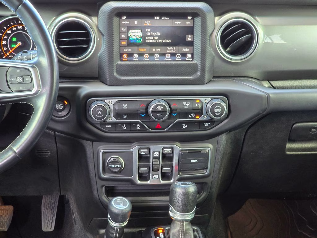 2018 Granite Crystal Metallic Clearcoat Jeep Wrangler Unlimited Sahara 4X4 SUV