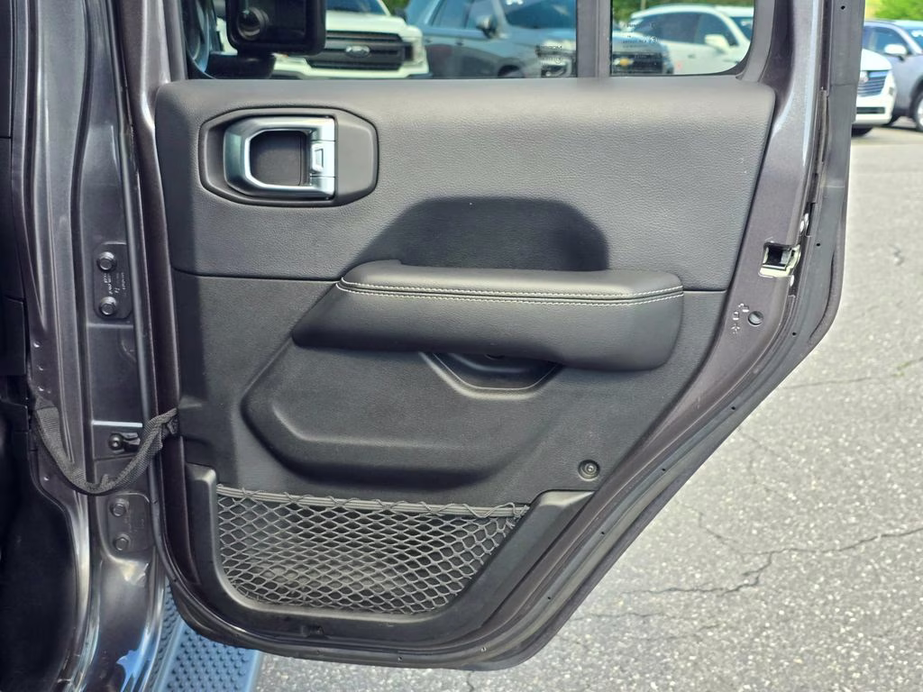 2018 Granite Crystal Metallic Clearcoat Jeep Wrangler Unlimited Sahara 4X4 SUV