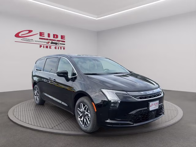 2027 Diamond Black Crystal Pearlcoat Chrysler Pacifica Limited AWD Van