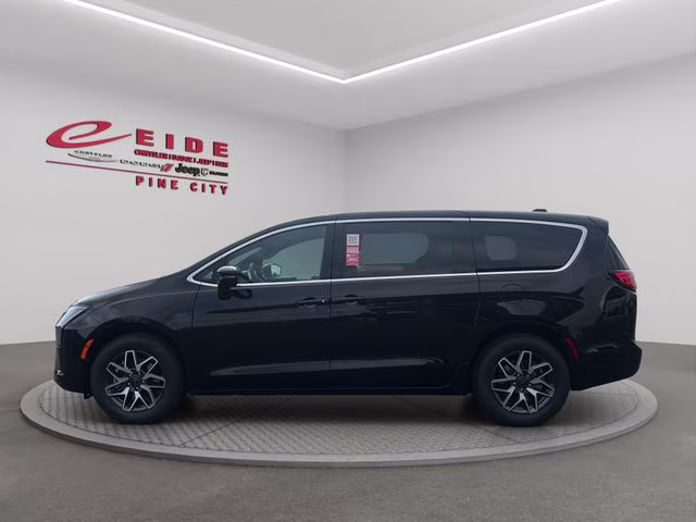 2027 Diamond Black Crystal Pearlcoat Chrysler Pacifica Limited AWD Van