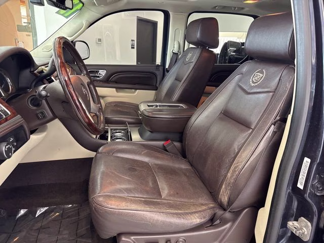 2013 Sapphire Blue Metallic Cadillac Escalade ESV Platinum Edition AWD SUV