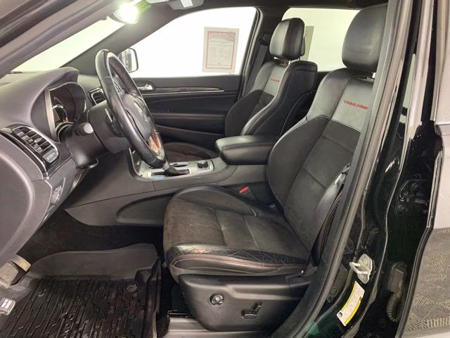 2020 Diamond Black Crystal Pearlcoat Jeep Grand Cherokee Trailhawk 4X4 SUV
