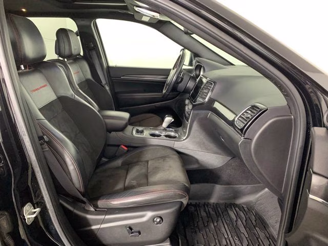 2020 Diamond Black Crystal Pearlcoat Jeep Grand Cherokee Trailhawk 4X4 SUV