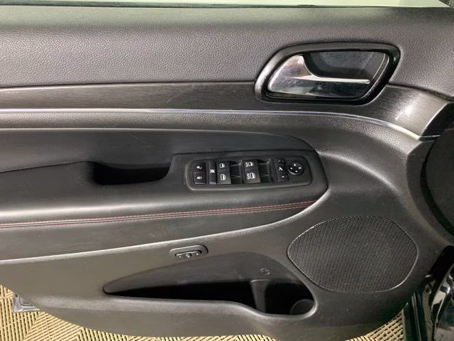 2020 Diamond Black Crystal Pearlcoat Jeep Grand Cherokee Trailhawk 4X4 SUV