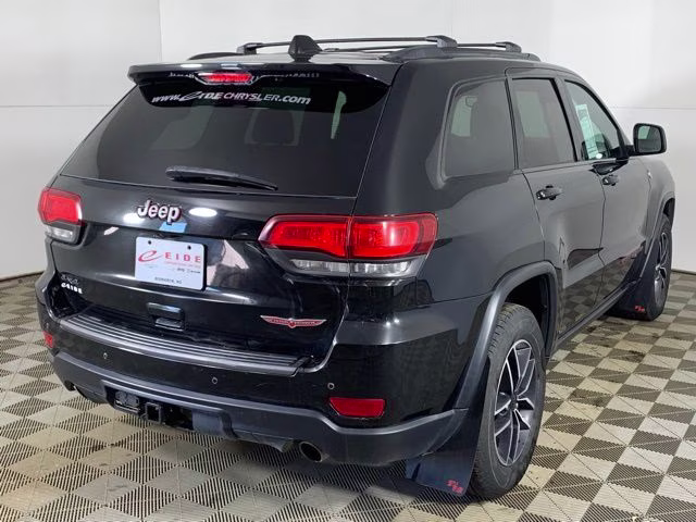 2020 Diamond Black Crystal Pearlcoat Jeep Grand Cherokee Trailhawk 4X4 SUV