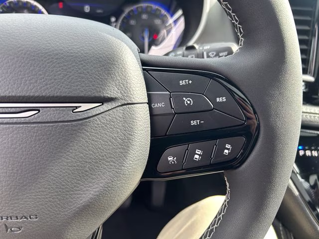 2027 Diamond Black Crystal Pearlcoat Chrysler Pacifica Limited AWD Van
