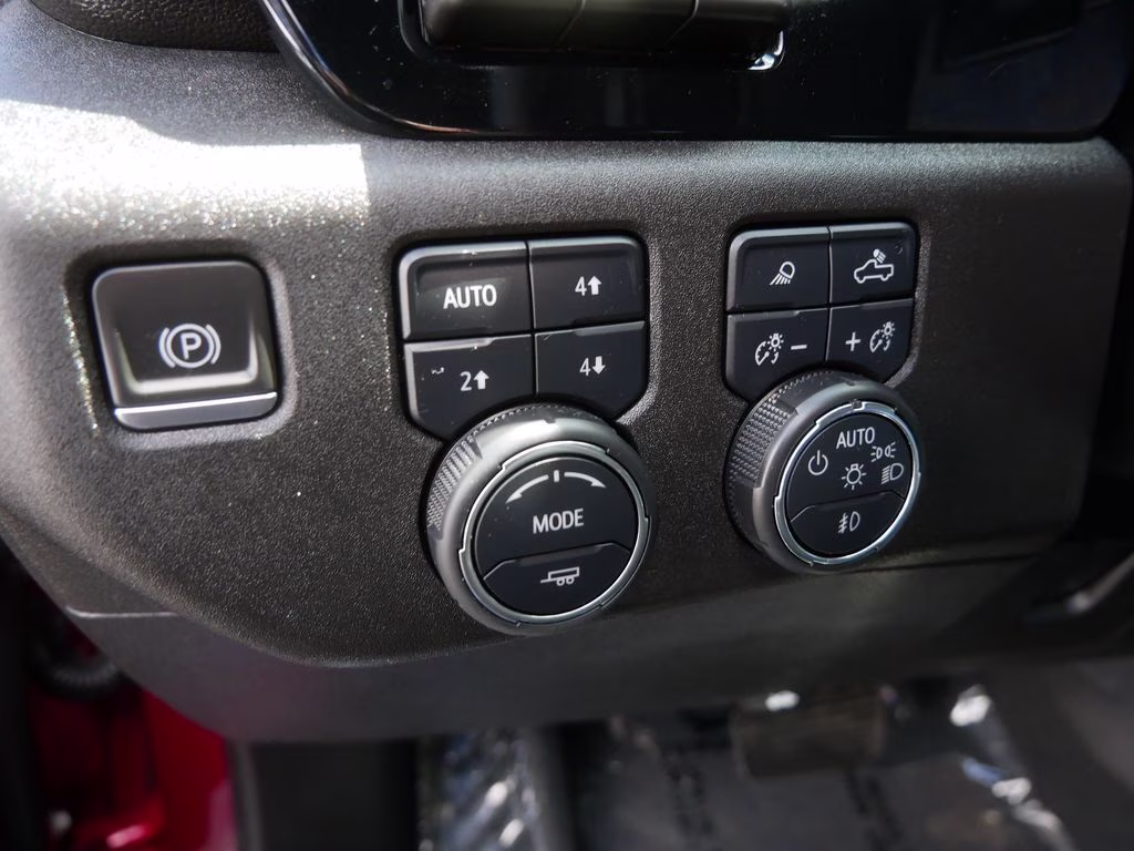 2024 Radiant Red Tintcoat Chevrolet Silverado 3500HD High Country w/ Premium Pckg 4X4 Truck