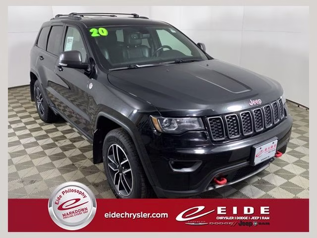 2020 Diamond Black Crystal Pearlcoat Jeep Grand Cherokee Trailhawk 4X4 SUV