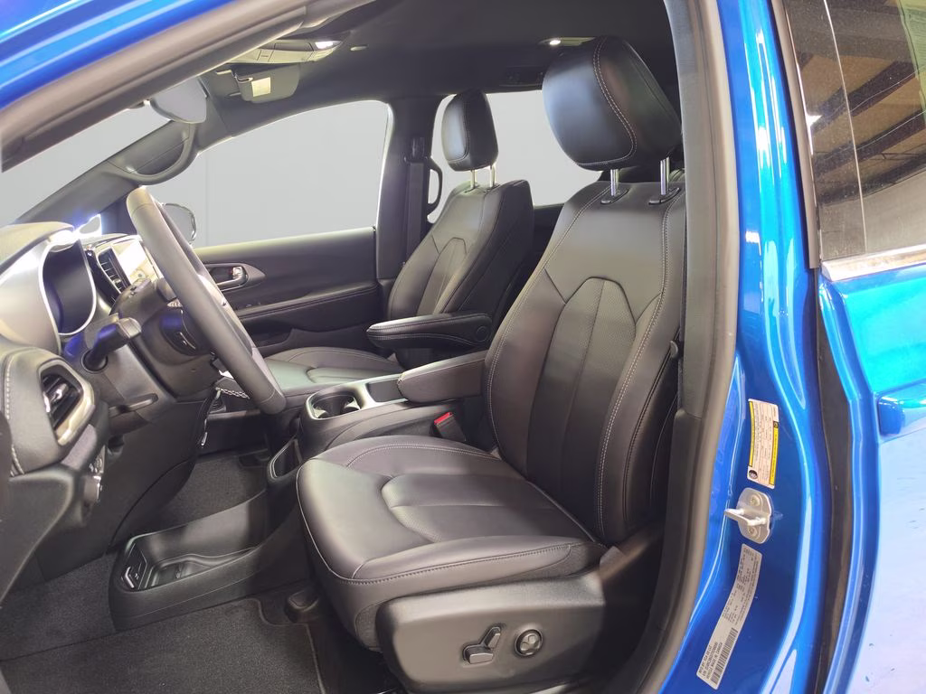 2026 Hydro Blue Pearlcoat Chrysler Pacifica Select AWD Van