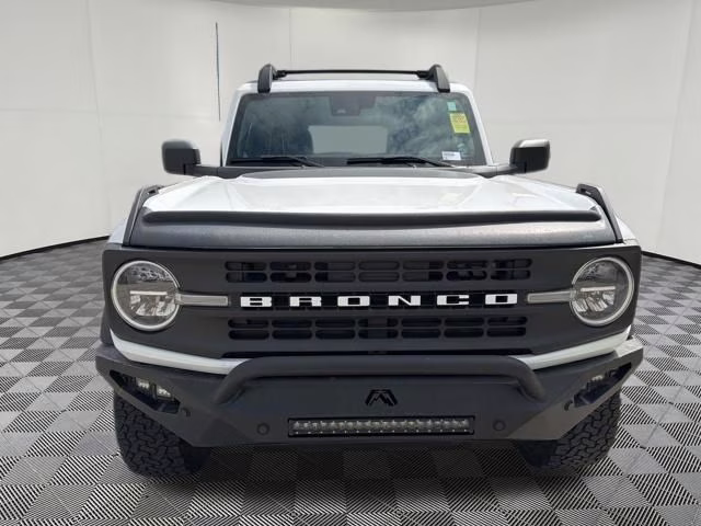 2022 Oxford White Ford Bronco Base 4X4 SUV