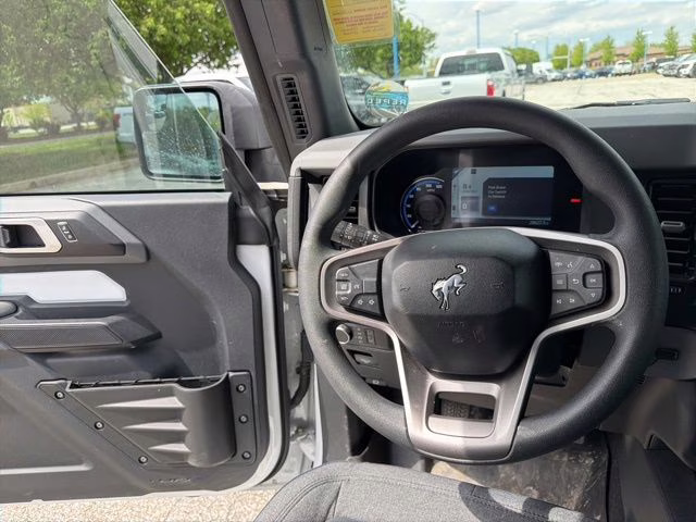 2022 Oxford White Ford Bronco Base 4X4 SUV