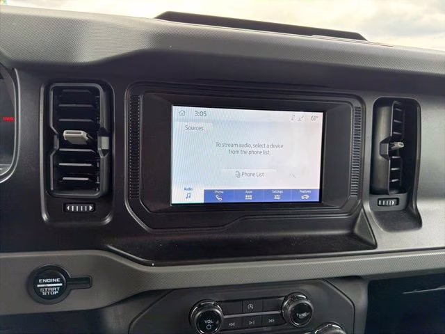 2022 Oxford White Ford Bronco Base 4X4 SUV