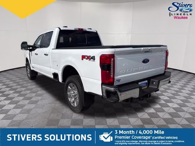 2025 Oxford White Ford Super Duty F-350 SRW Lariat 4X4 Truck