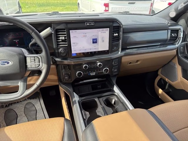 2025 Oxford White Ford Super Duty F-350 SRW Lariat 4X4 Truck