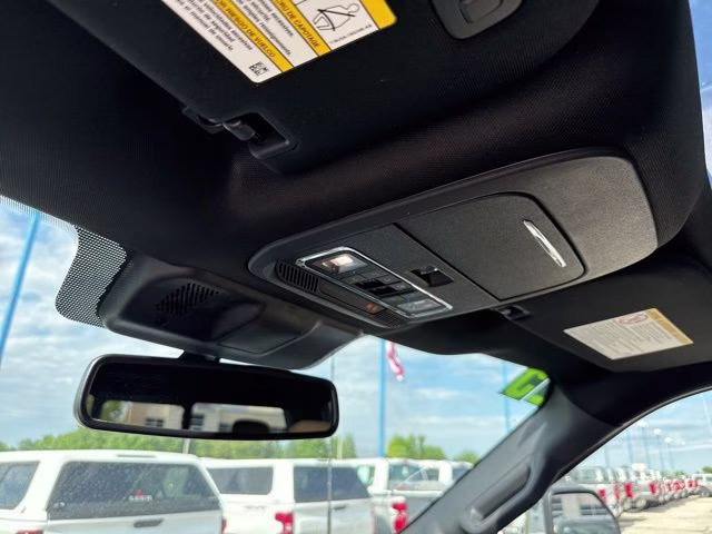 2025 Oxford White Ford Super Duty F-350 SRW Lariat 4X4 Truck