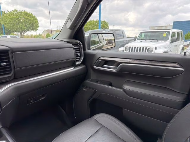 2022 Dark Ash Metallic Chevrolet Silverado 1500 LTZ 4X4 Truck