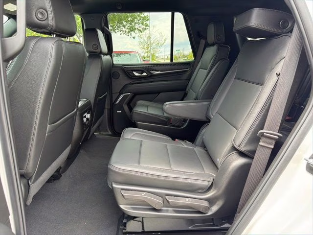2024 White Frost Tricoat GMC Yukon Denali 4X4 SUV