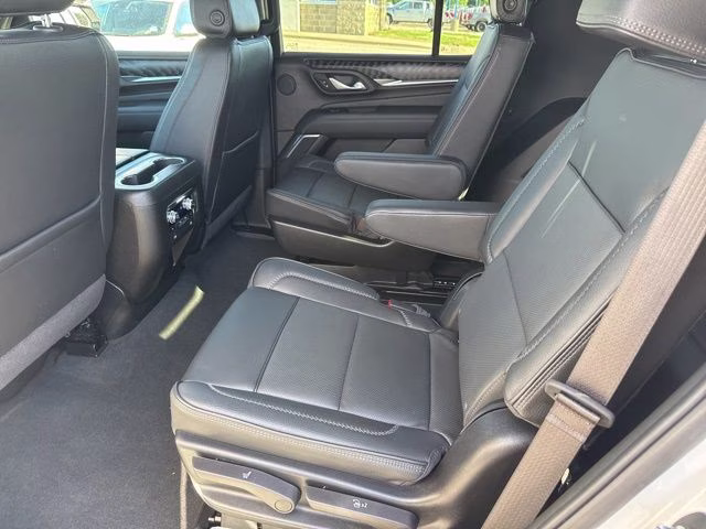 2024 White Frost Tricoat GMC Yukon Denali 4X4 SUV