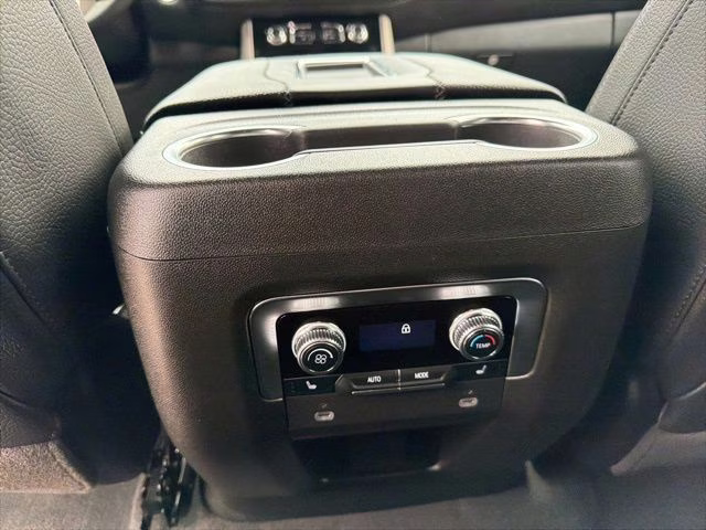 2024 White Frost Tricoat GMC Yukon Denali 4X4 SUV