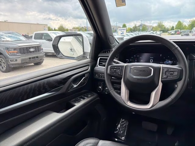 2024 White Frost Tricoat GMC Yukon Denali 4X4 SUV