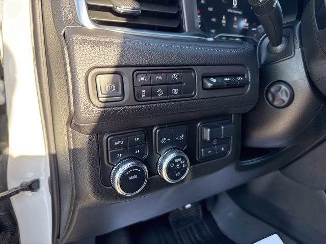 2024 White Frost Tricoat GMC Yukon Denali 4X4 SUV