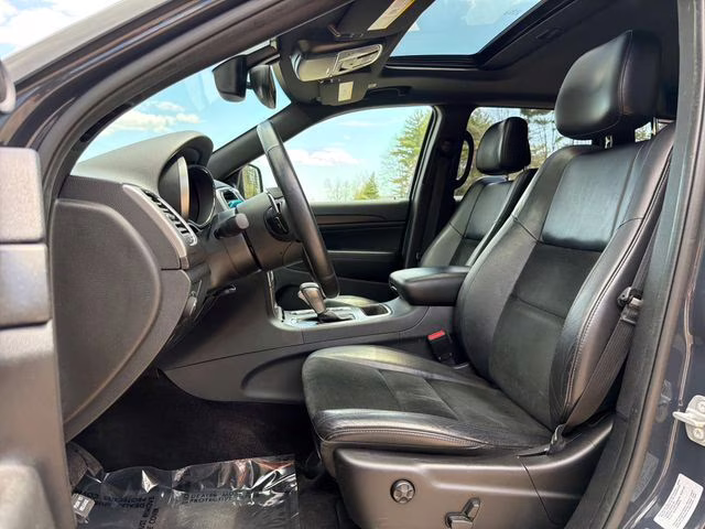 2017 Rhino Clearcoat Jeep Grand Cherokee Altitude 4X4 SUV
