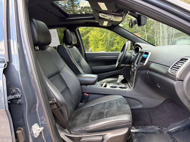 2017 Rhino Clearcoat Jeep Grand Cherokee Altitude 4X4 SUV