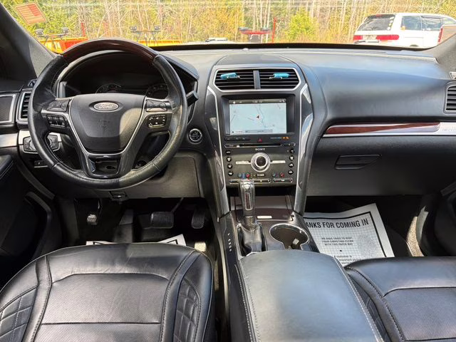 2018 Burgundy Ford Explorer Platinum 4X4 SUV