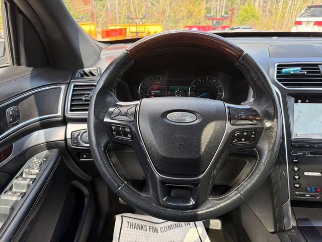 2018 Burgundy Ford Explorer Platinum 4X4 SUV