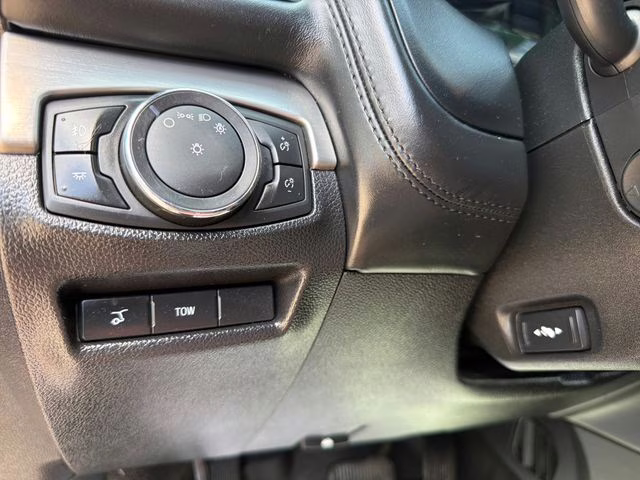 2018 Burgundy Ford Explorer Platinum 4X4 SUV