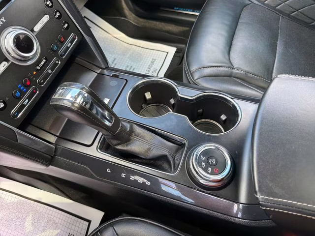 2018 Burgundy Ford Explorer Platinum 4X4 SUV