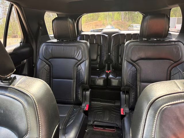 2018 Burgundy Ford Explorer Platinum 4X4 SUV