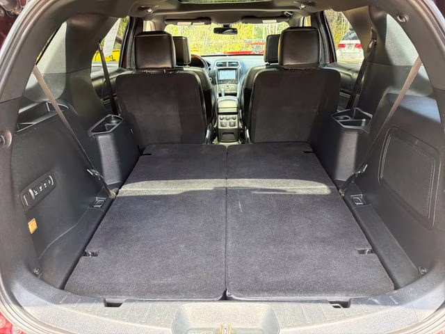 2018 Burgundy Ford Explorer Platinum 4X4 SUV
