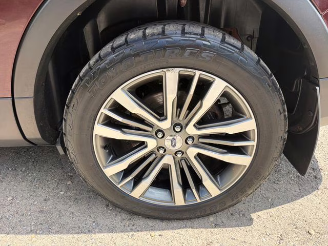 2018 Burgundy Ford Explorer Platinum 4X4 SUV