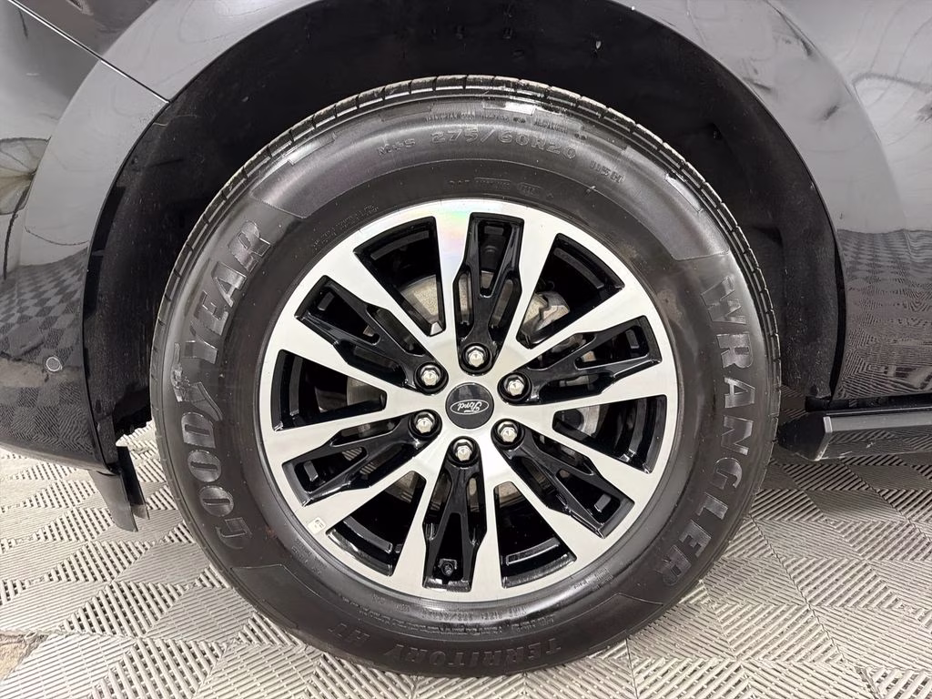 2025 Agate Black Metallic Ford Expedition Max Platinum 4X4 SUV